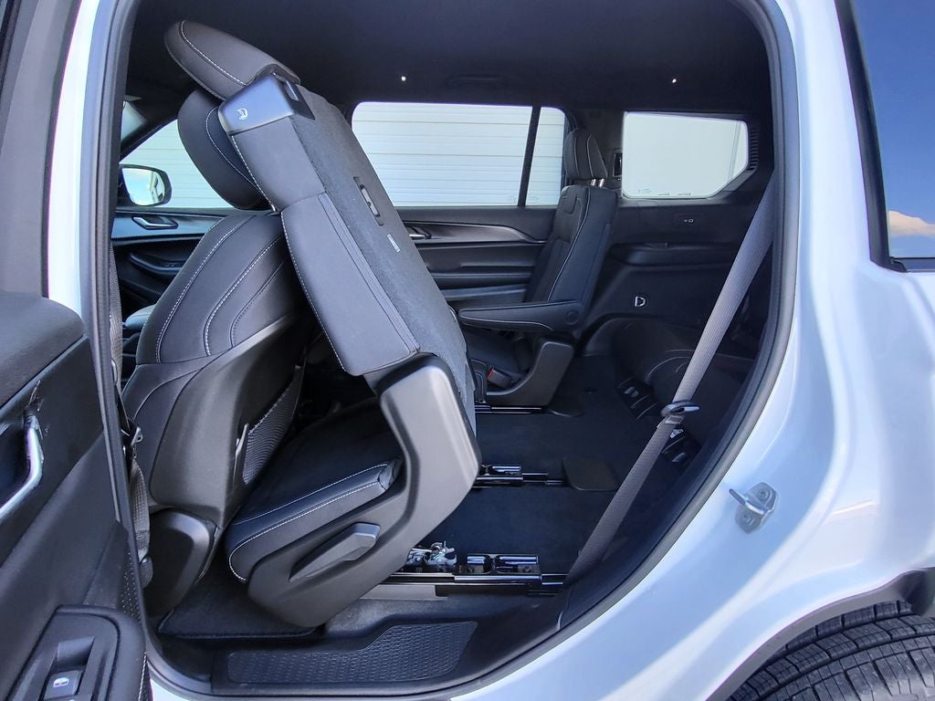 2025 Jeep Grand Cherokee GRAND CHEROKEE L LAREDO 4X2