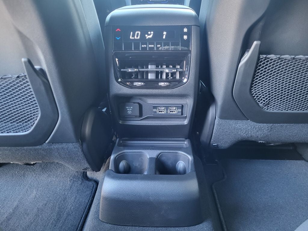 2025 Jeep Grand Cherokee GRAND CHEROKEE L LAREDO 4X2