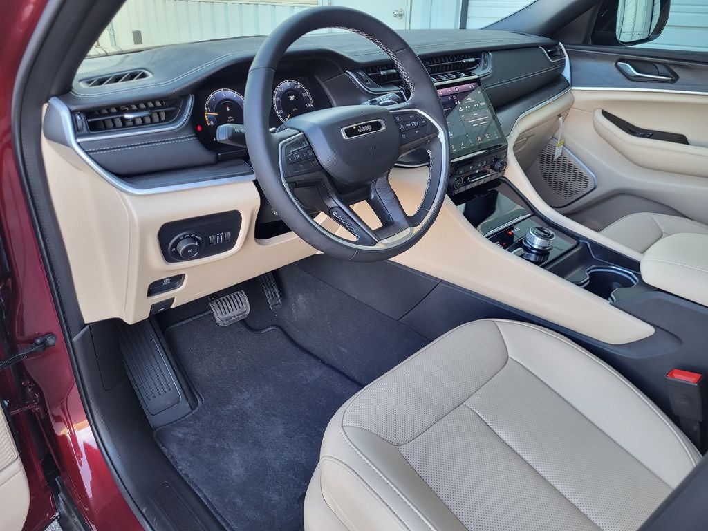 2025 Jeep Grand Cherokee GRAND CHEROKEE L LIMITED 4X4