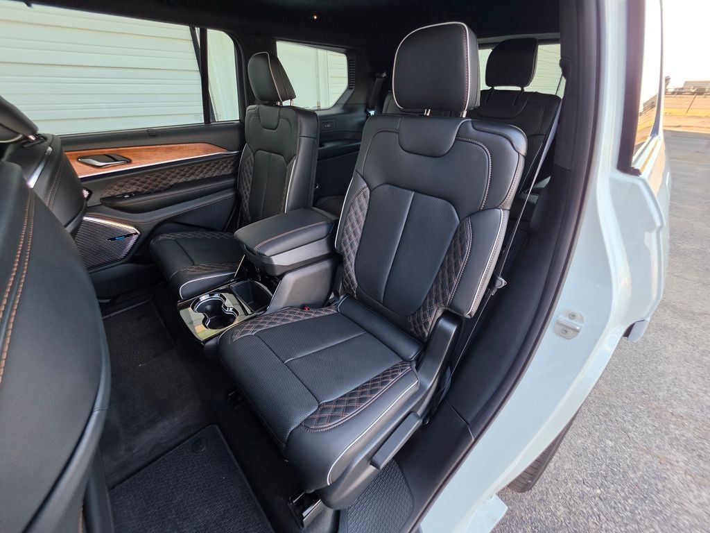 2026 Jeep Grand Cherokee GRAND CHEROKEE L SUMMIT 4X4