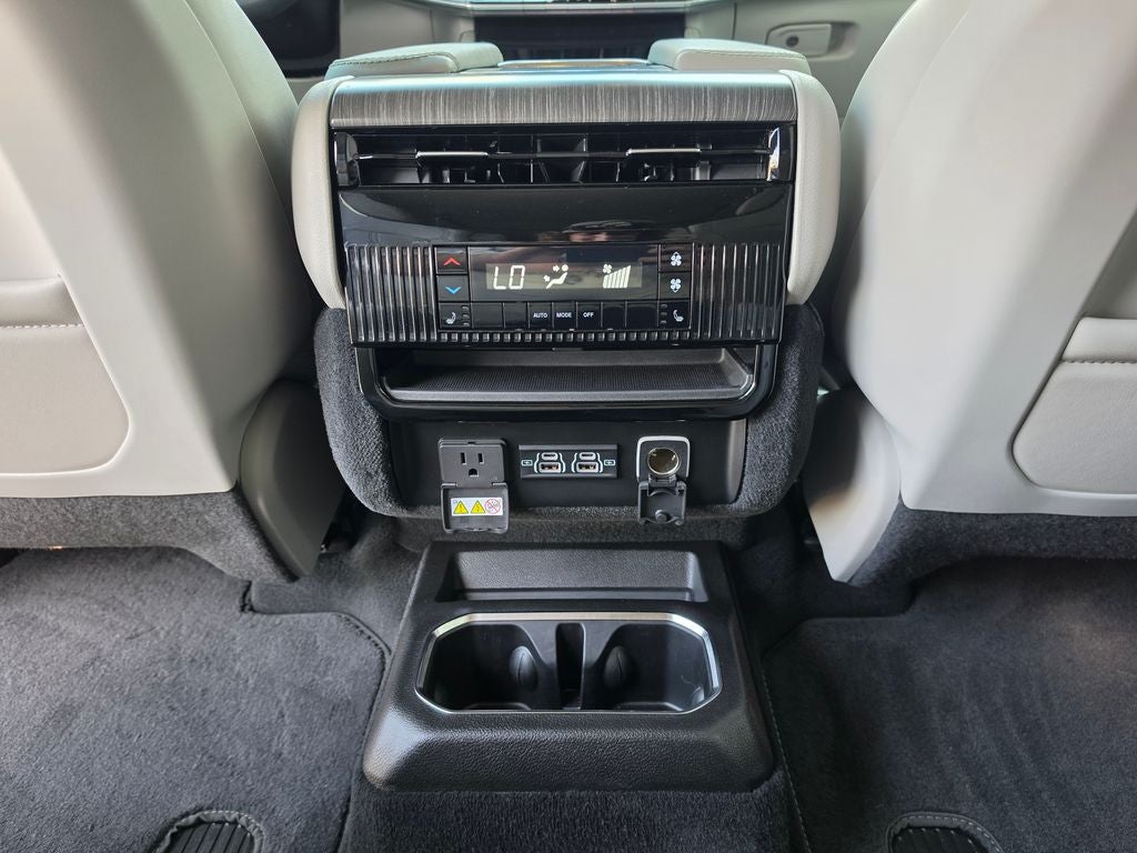 2023 Jeep Wagoneer L Series III 4x4