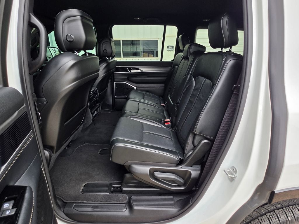 2025 Jeep Wagoneer Carbide 4x4