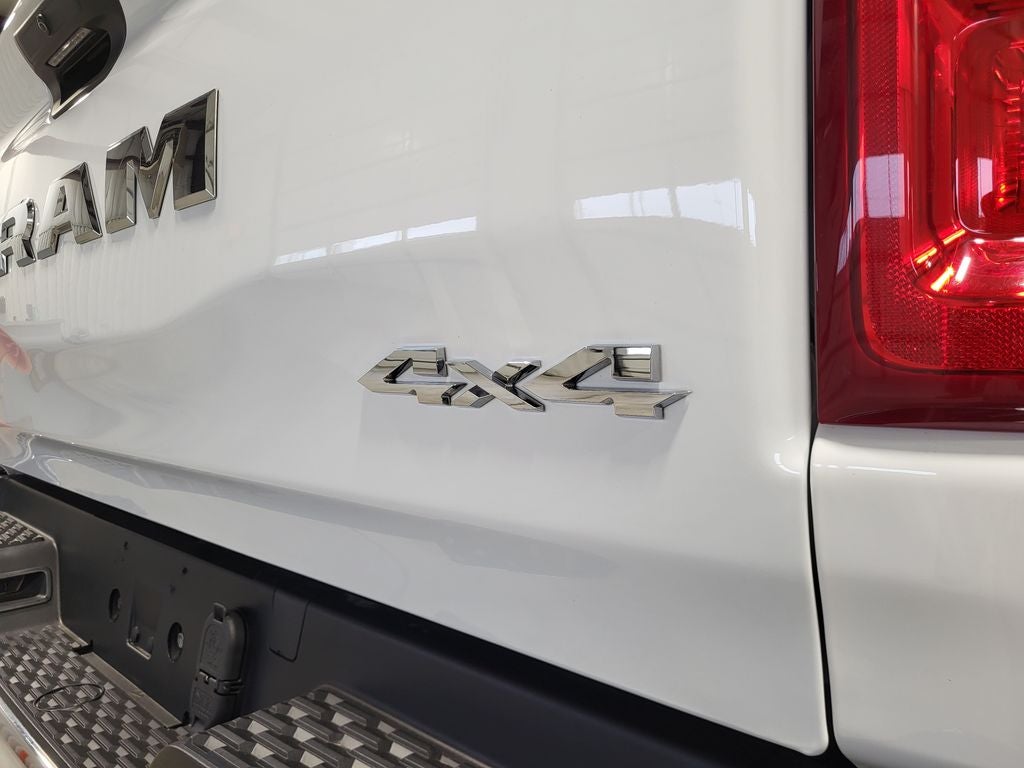 2025 RAM 1500 Big Horn Crew Cab 4x4 5'7' Box