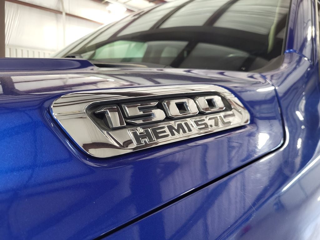 2019 RAM 1500 Laramie Quad Cab 4x4 6'4' Box