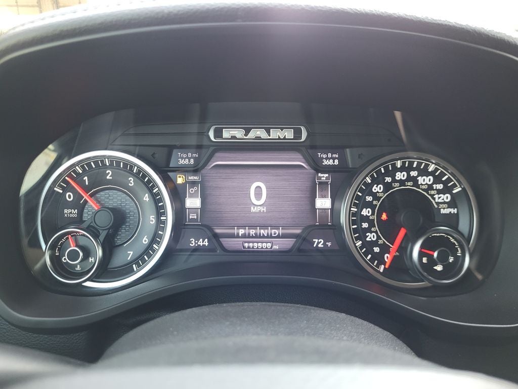 2019 RAM 1500 Laramie Quad Cab 4x4 6'4' Box