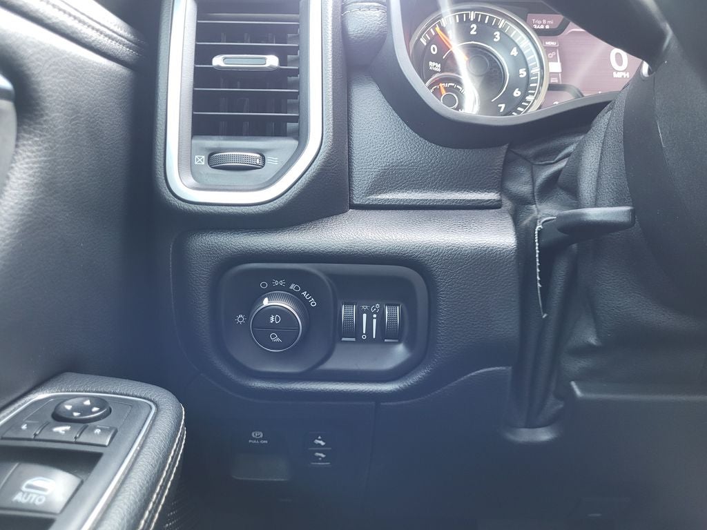 2019 RAM 1500 Laramie Quad Cab 4x4 6'4' Box