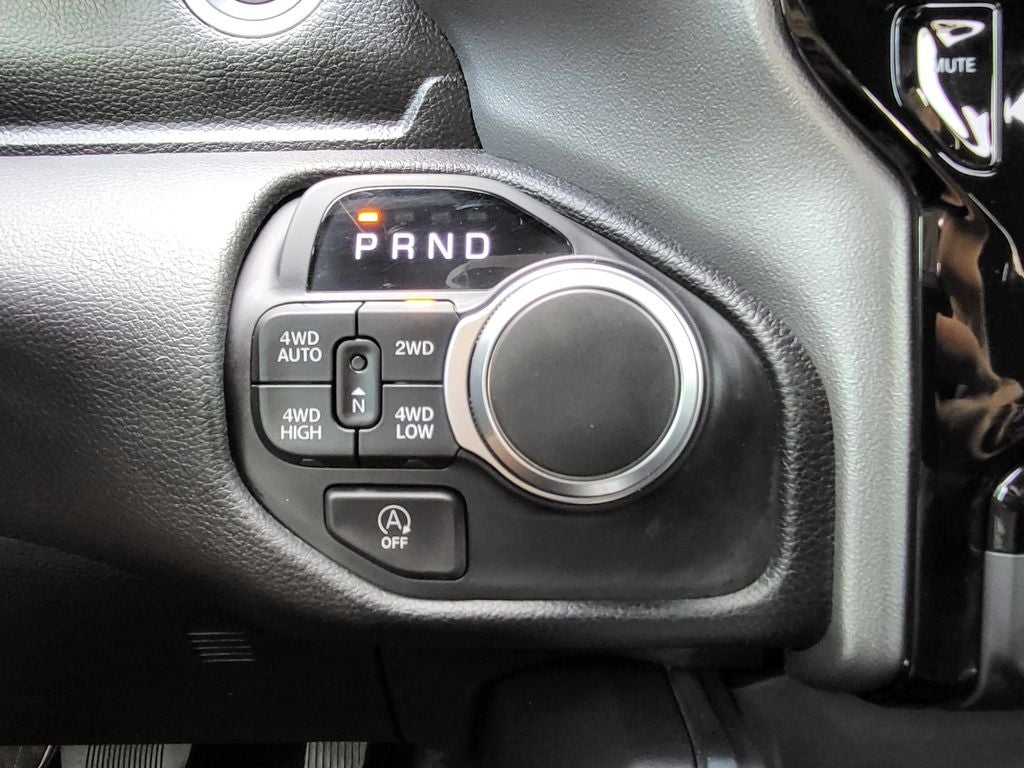 2025 RAM 1500 Big Horn Crew Cab 4x4 5'7' Box