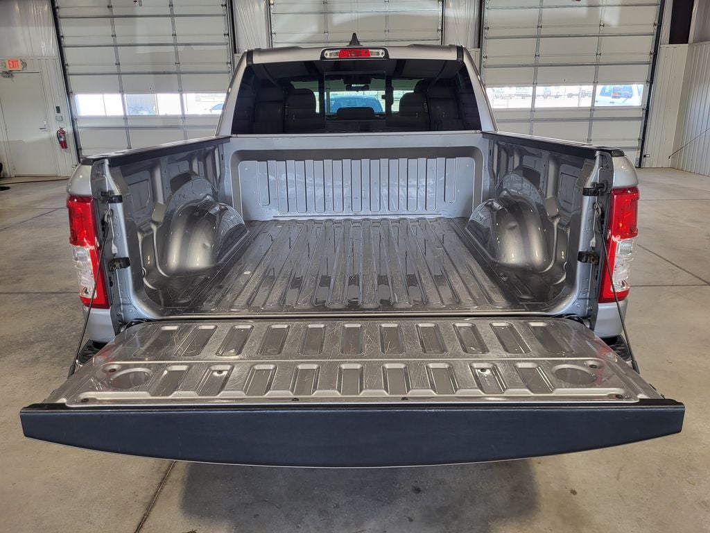 2020 RAM 1500 Big Horn Crew Cab 4x4 5'7' Box