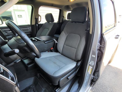 2020 RAM 1500 Big Horn Crew Cab 4x4 5'7' Box