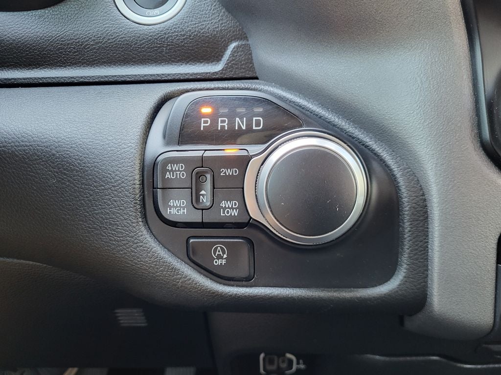 2020 RAM 1500 Big Horn Crew Cab 4x4 5'7' Box