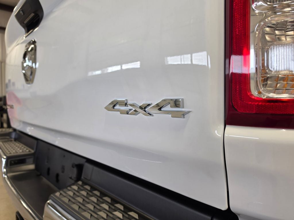 2023 RAM 1500 Big Horn Crew Cab 4x4 5'7' Box
