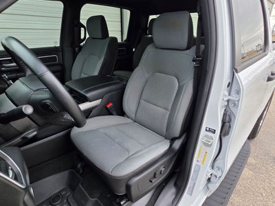 2023 RAM 1500 Big Horn Crew Cab 4x4 5'7' Box