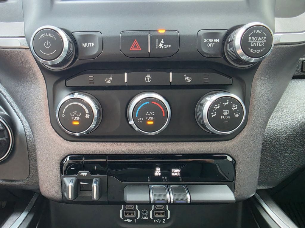 2023 RAM 1500 Big Horn Crew Cab 4x4 5'7' Box