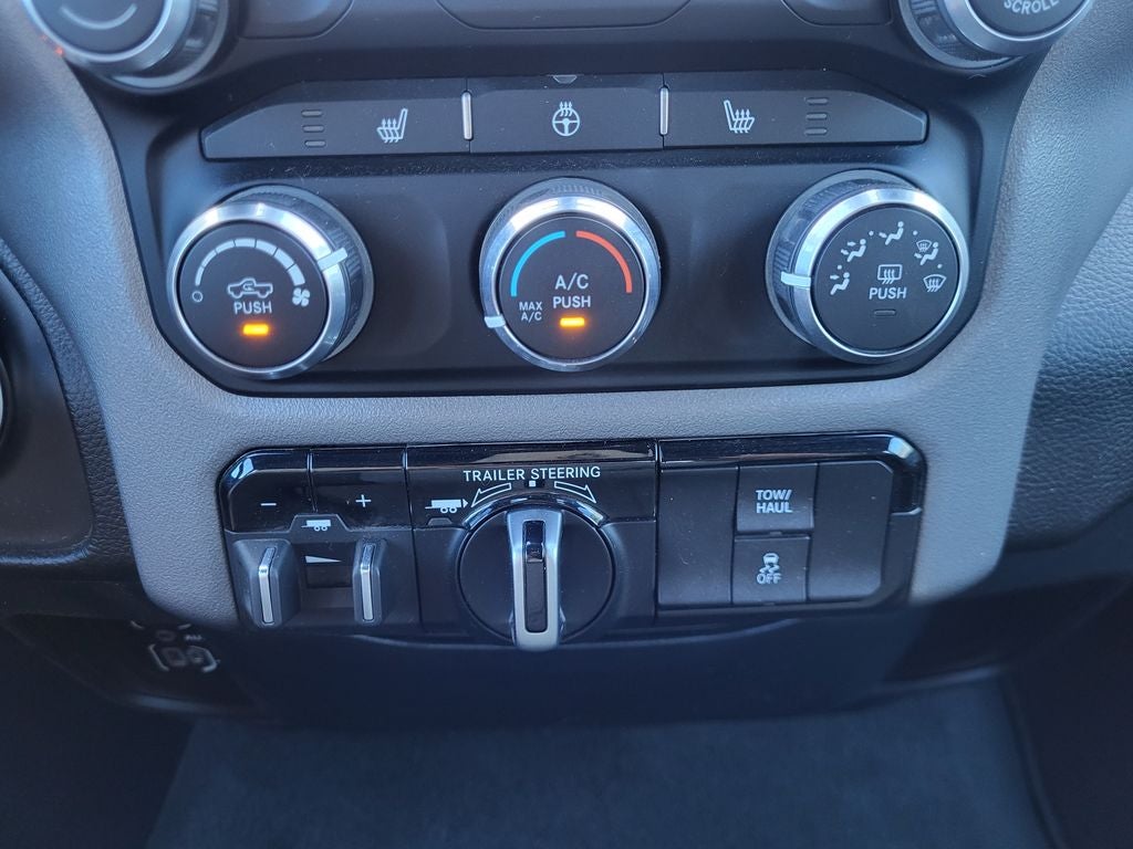 2024 RAM 1500 Big Horn Crew Cab 4x4 5'7' Box