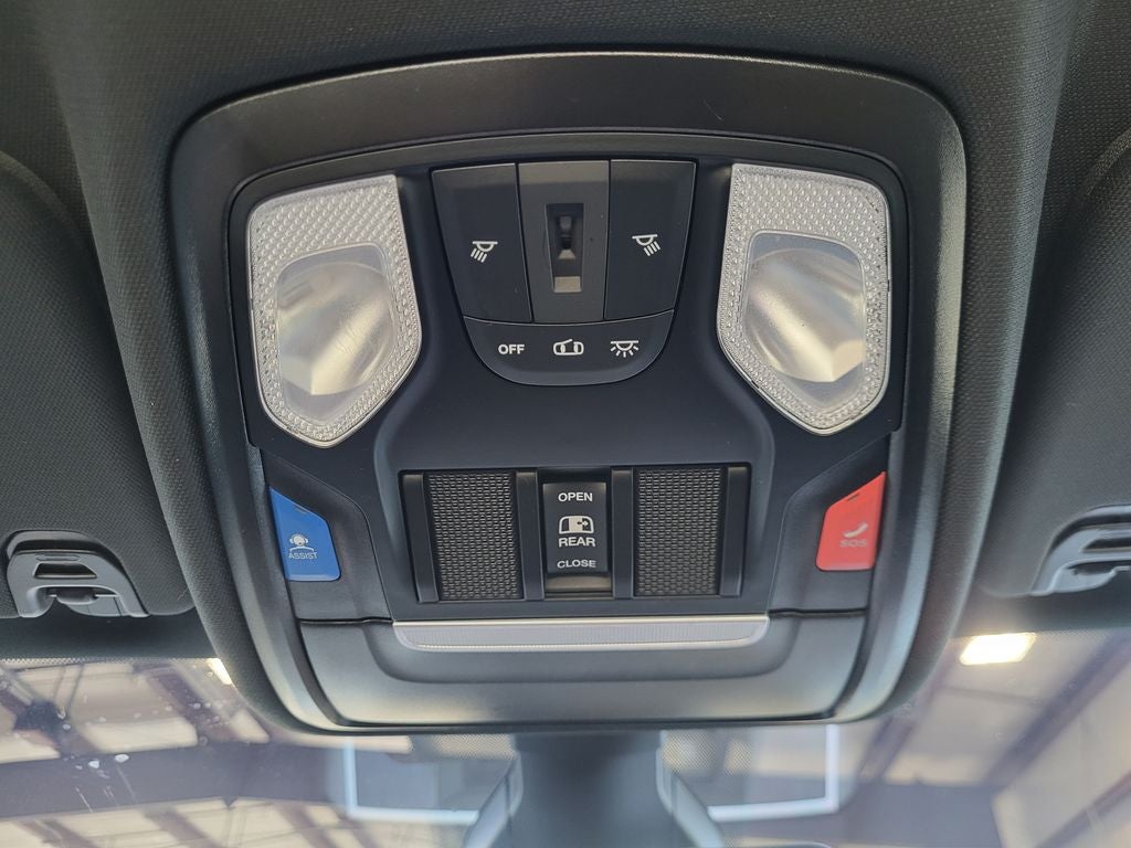 2024 RAM 1500 Big Horn Crew Cab 4x4 5'7' Box