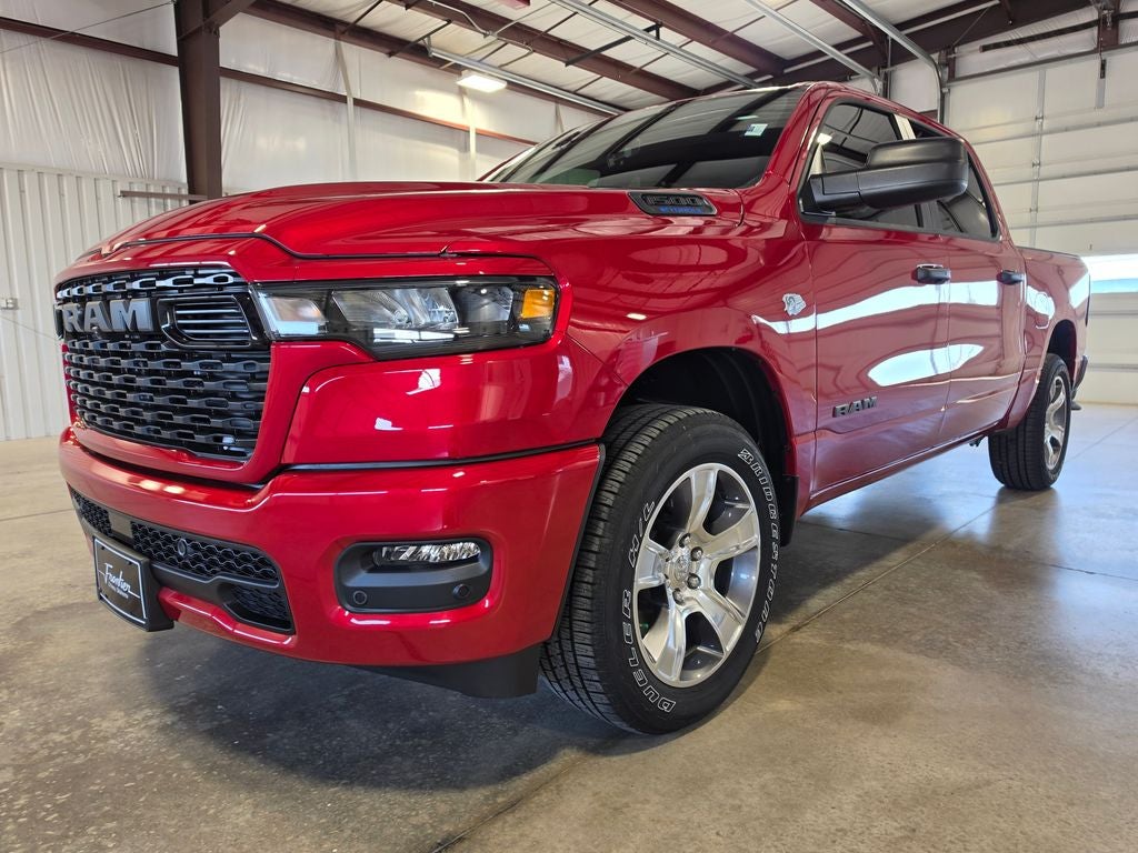 2026 RAM Ram 1500 RAM 1500 EXPRESS CREW CAB 4X4 5'7' BOX