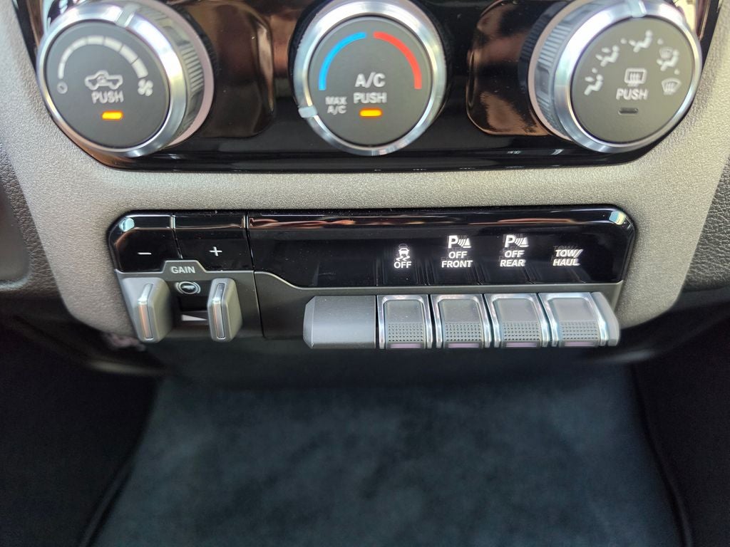 2026 RAM Ram 1500 RAM 1500 EXPRESS CREW CAB 4X4 5'7' BOX