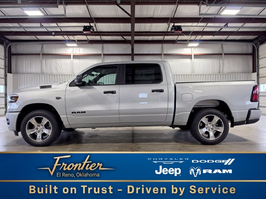 2027 RAM Ram 1500 RAM 1500 EXPRESS CREW CAB 4X4 5'7' BOX
