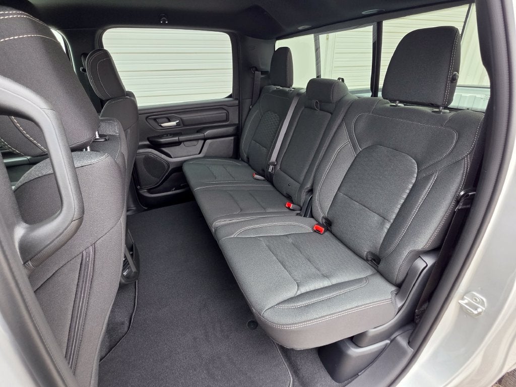 2027 RAM Ram 1500 RAM 1500 EXPRESS CREW CAB 4X4 5'7' BOX