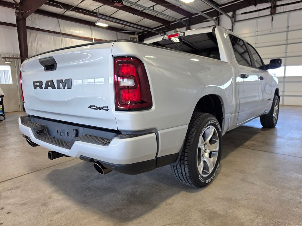 2026 RAM Ram 1500 RAM 1500 EXPRESS CREW CAB 4X4 5'7' BOX