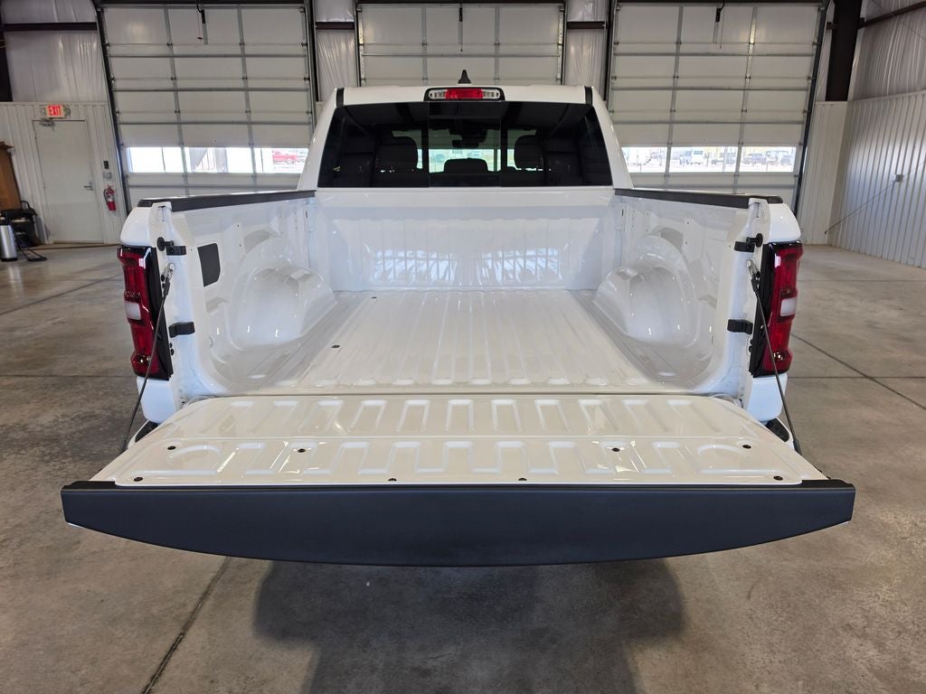 2026 RAM 1500 RAM 1500 EXPRESS CREW CAB 4X4 5'7' BOX