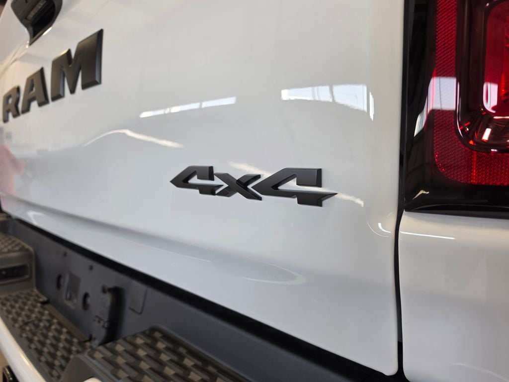 2026 RAM 1500 RAM 1500 EXPRESS CREW CAB 4X4 5'7' BOX