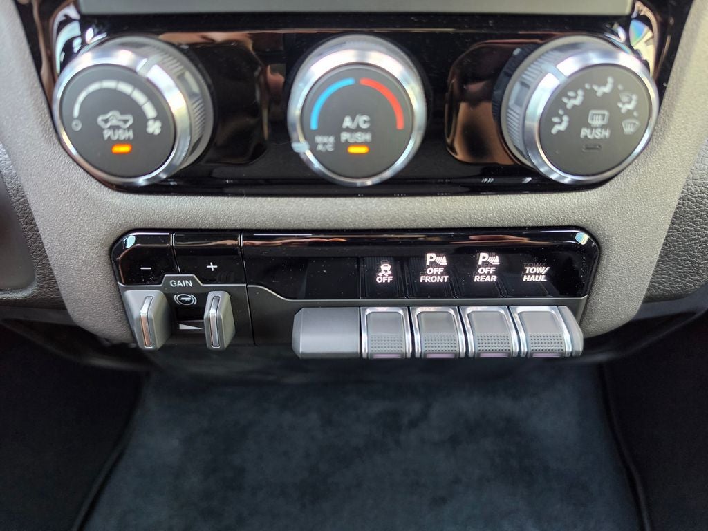 2026 RAM 1500 RAM 1500 EXPRESS CREW CAB 4X4 5'7' BOX