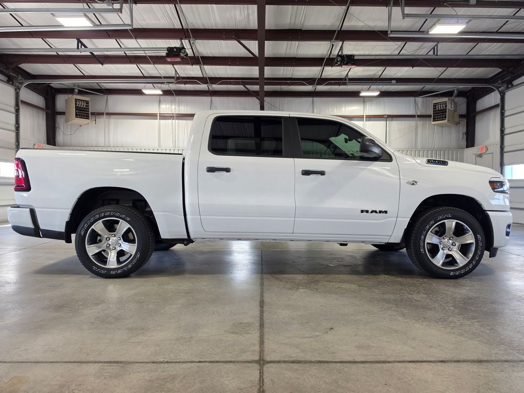 2026 RAM 1500 RAM 1500 EXPRESS CREW CAB 4X4 5'7' BOX