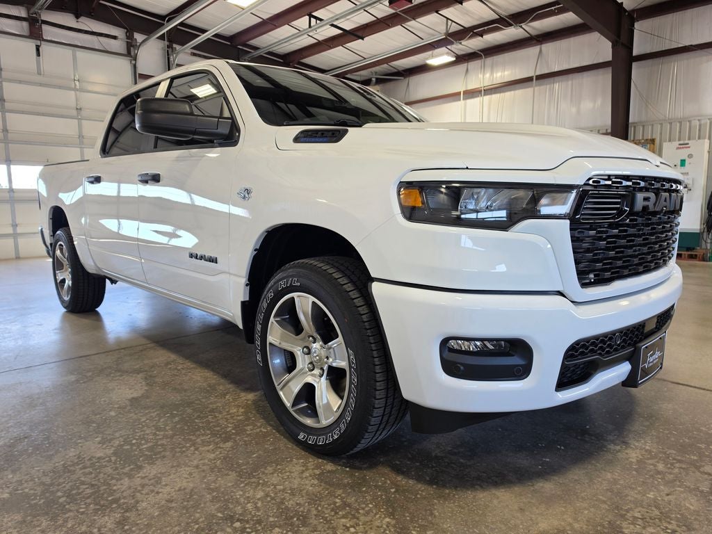 2026 RAM 1500 RAM 1500 EXPRESS CREW CAB 4X4 5'7' BOX