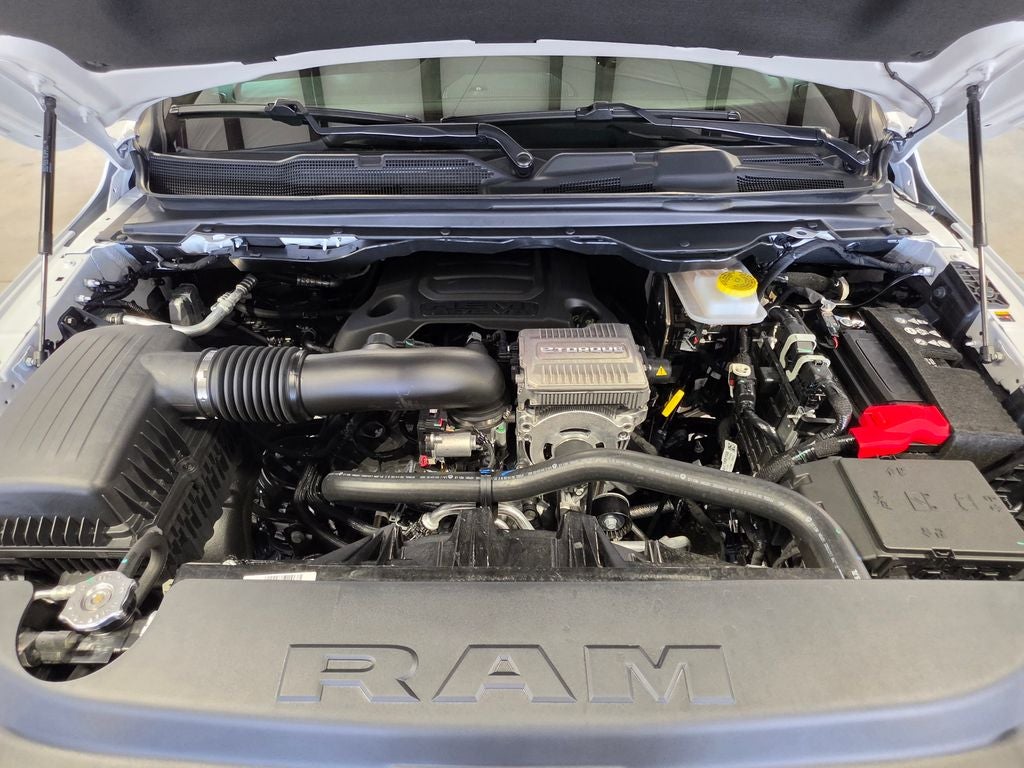 2026 RAM 1500 RAM 1500 EXPRESS CREW CAB 4X4 5'7' BOX