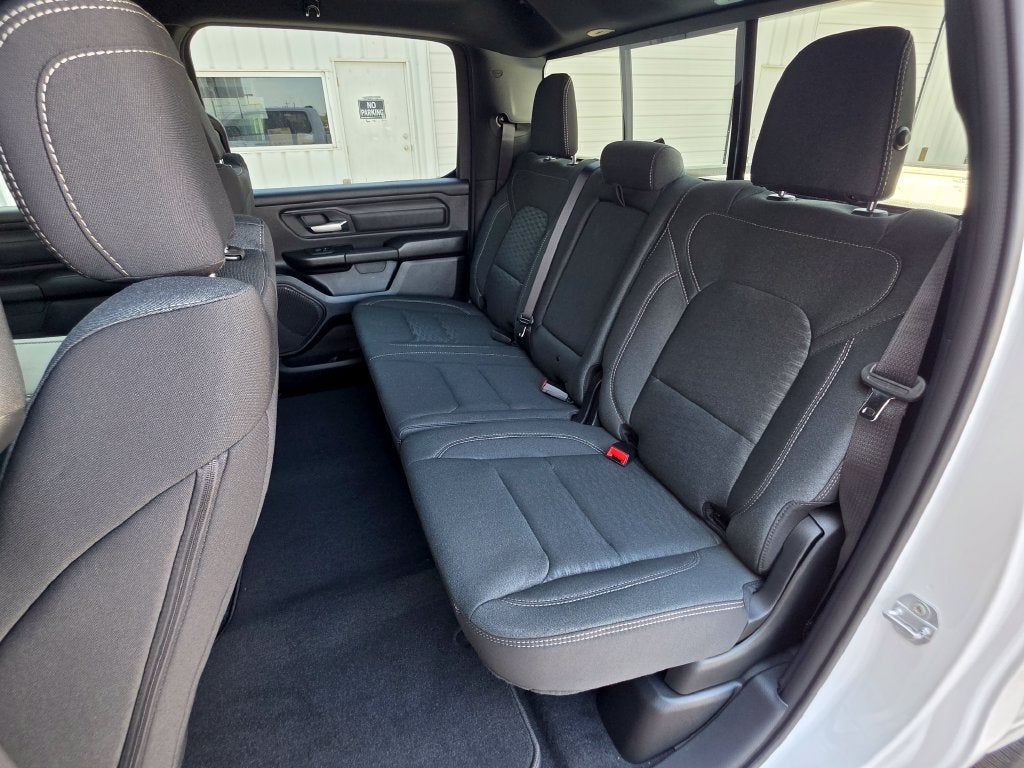 2027 RAM Ram 1500 RAM 1500 EXPRESS CREW CAB 4X4 5'7' BOX