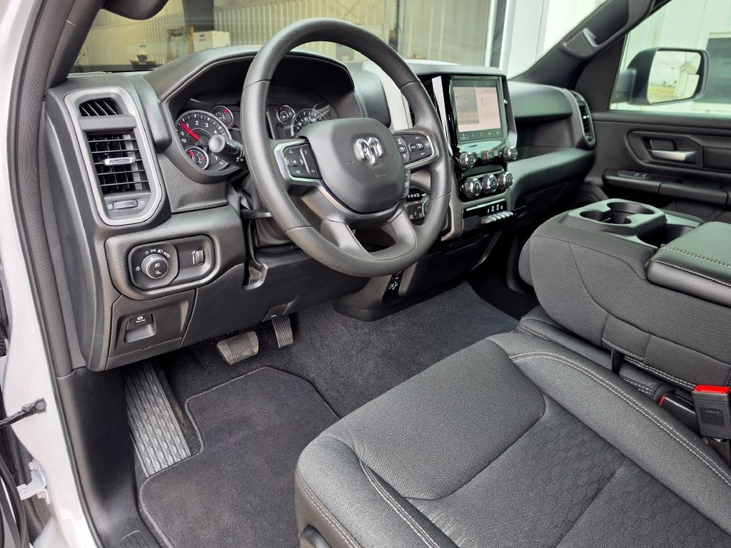 2027 RAM Ram 1500 RAM 1500 EXPRESS CREW CAB 4X4 5'7' BOX