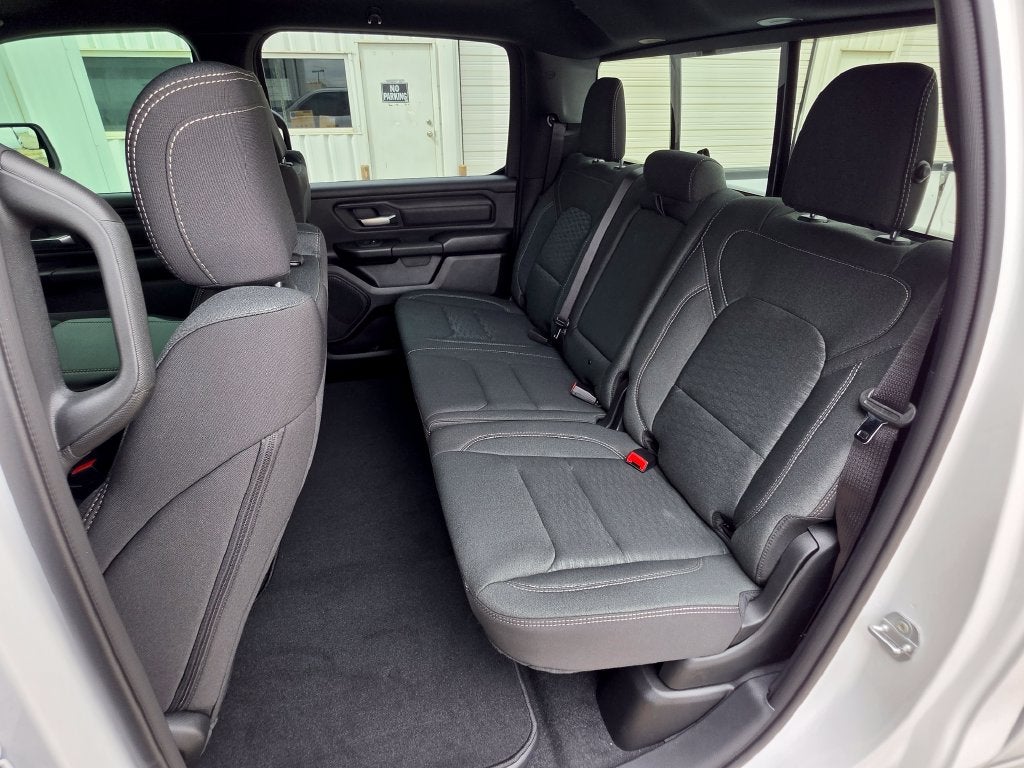 2027 RAM Ram 1500 RAM 1500 EXPRESS CREW CAB 4X4 5'7' BOX