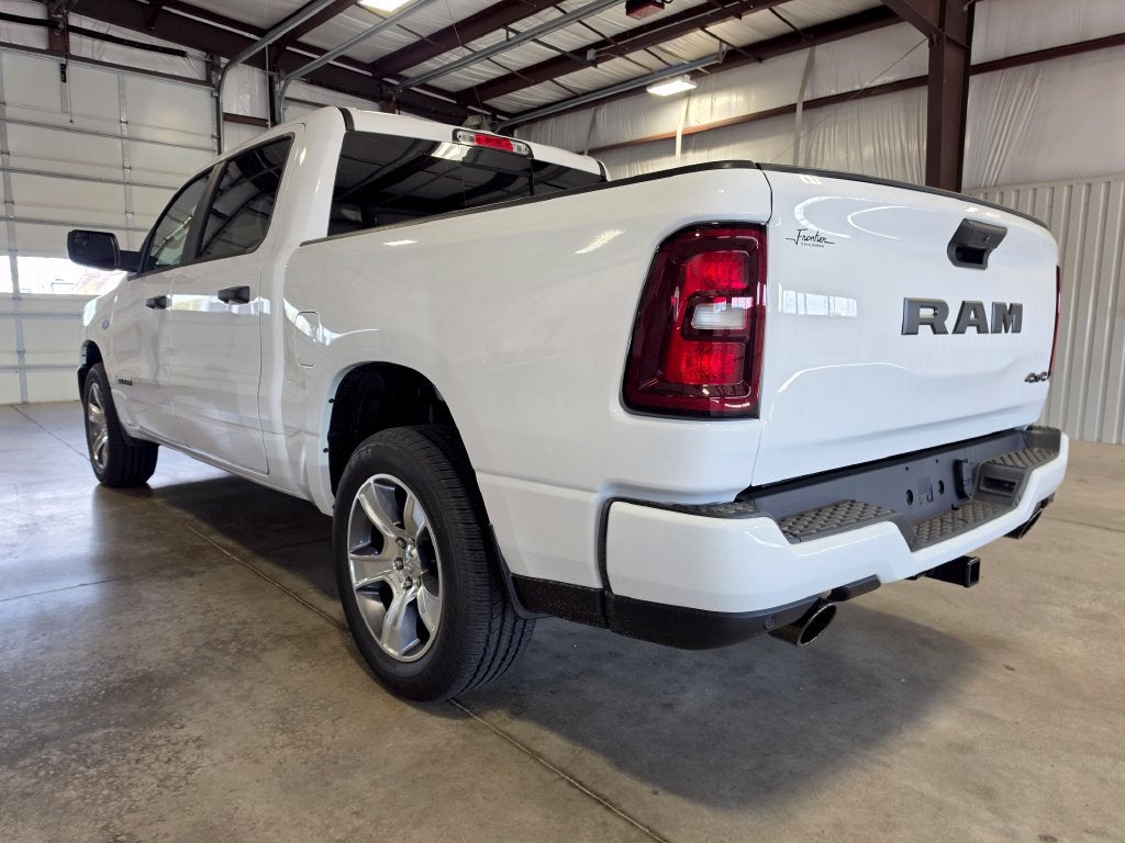 2027 RAM Ram 1500 RAM 1500 EXPRESS CREW CAB 4X4 5'7' BOX