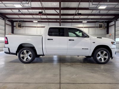 2027 RAM Ram 1500 RAM 1500 EXPRESS CREW CAB 4X4 5'7' BOX