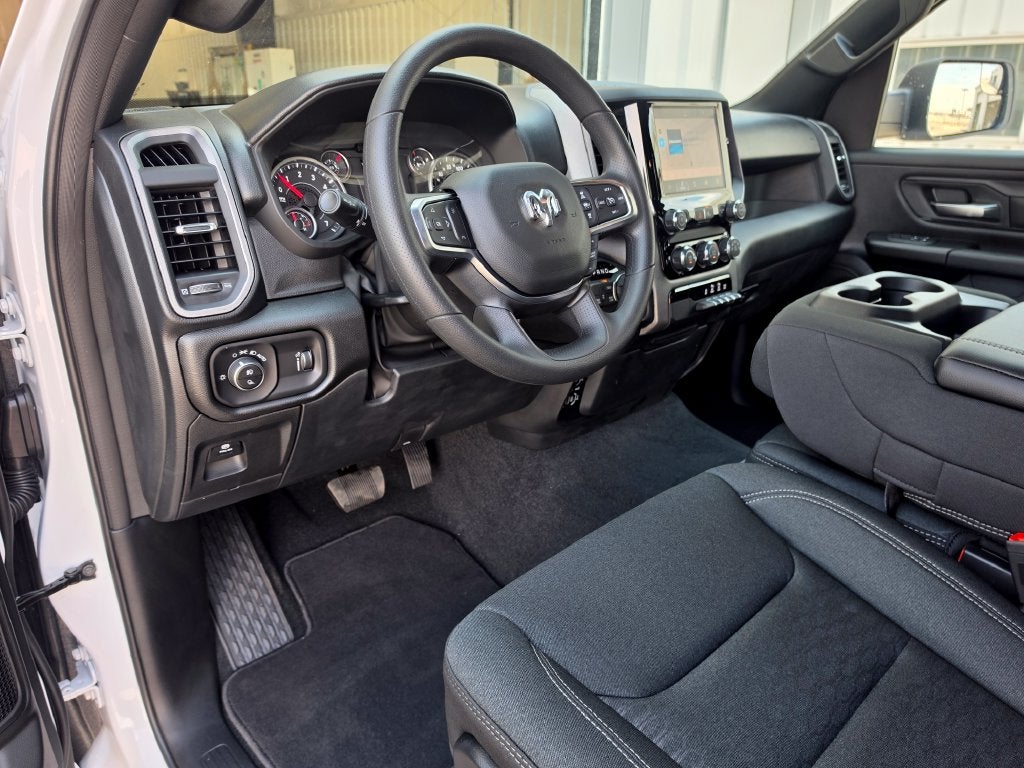 2027 RAM Ram 1500 RAM 1500 EXPRESS CREW CAB 4X4 5'7' BOX