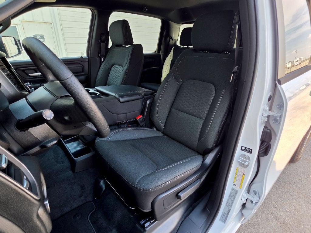 2027 RAM Ram 1500 RAM 1500 EXPRESS CREW CAB 4X4 5'7' BOX