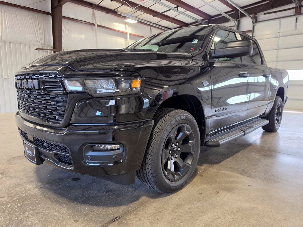 2027 RAM Ram 1500 RAM 1500 EXPRESS CREW CAB 4X4 5'7' BOX
