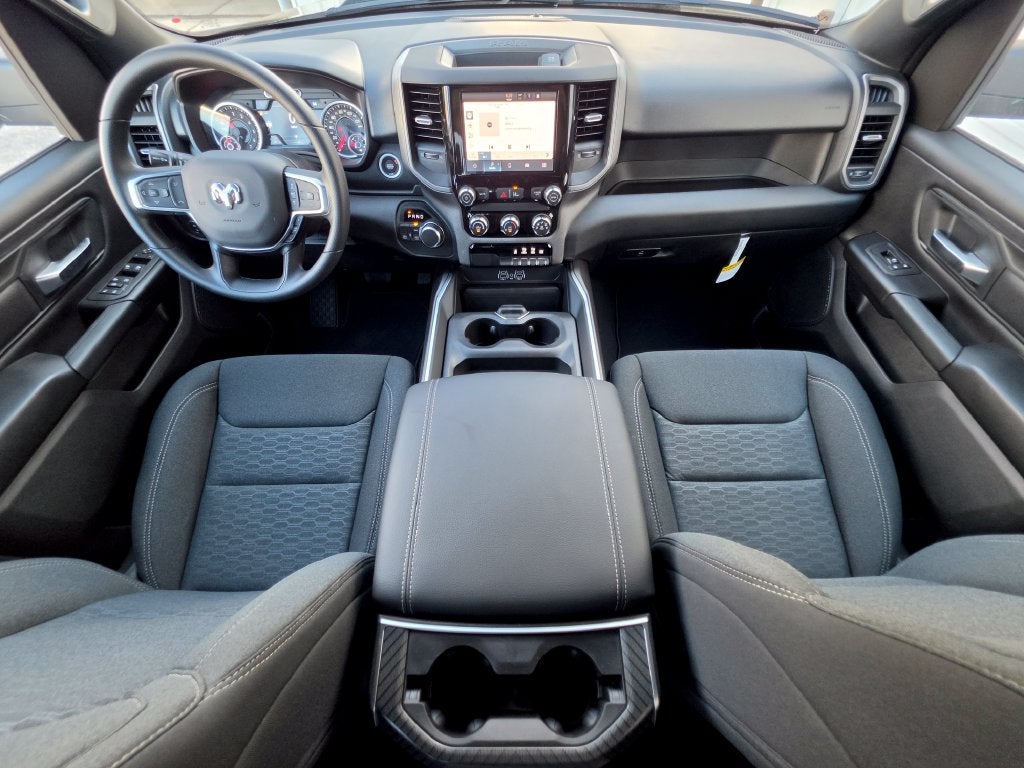 2027 RAM Ram 1500 RAM 1500 EXPRESS CREW CAB 4X4 5'7' BOX