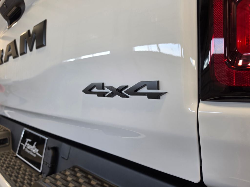2026 RAM Ram 1500 RAM 1500 EXPRESS CREW CAB 4X4 5'7' BOX