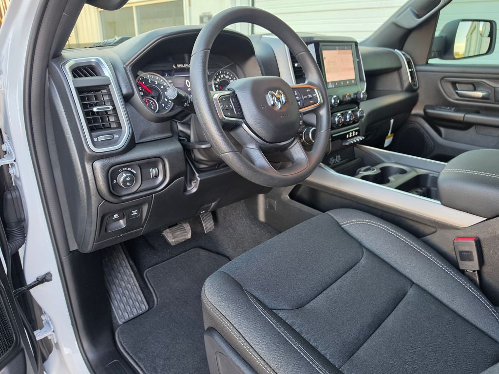 2026 RAM Ram 1500 RAM 1500 EXPRESS CREW CAB 4X4 5'7' BOX