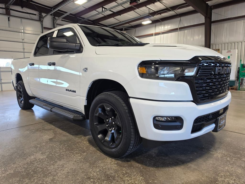 2026 RAM Ram 1500 RAM 1500 EXPRESS CREW CAB 4X4 5'7' BOX