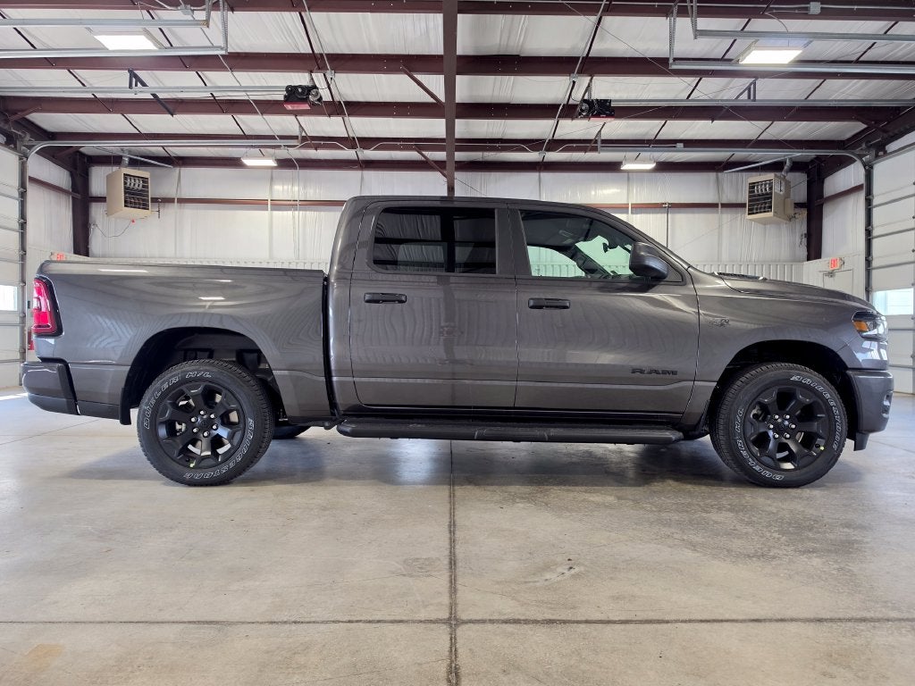 2027 RAM Ram 1500 RAM 1500 EXPRESS CREW CAB 4X4 5'7' BOX