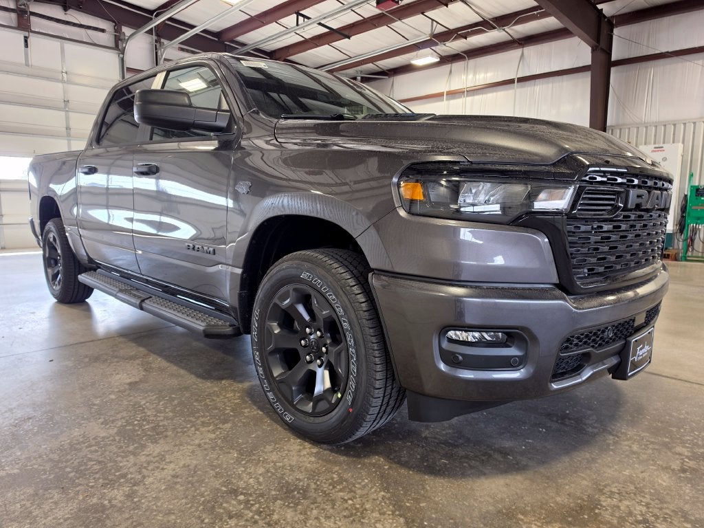 2027 RAM Ram 1500 RAM 1500 EXPRESS CREW CAB 4X4 5'7' BOX
