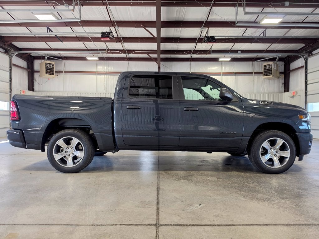 2027 RAM Ram 1500 RAM 1500 EXPRESS CREW CAB 4X4 5'7' BOX