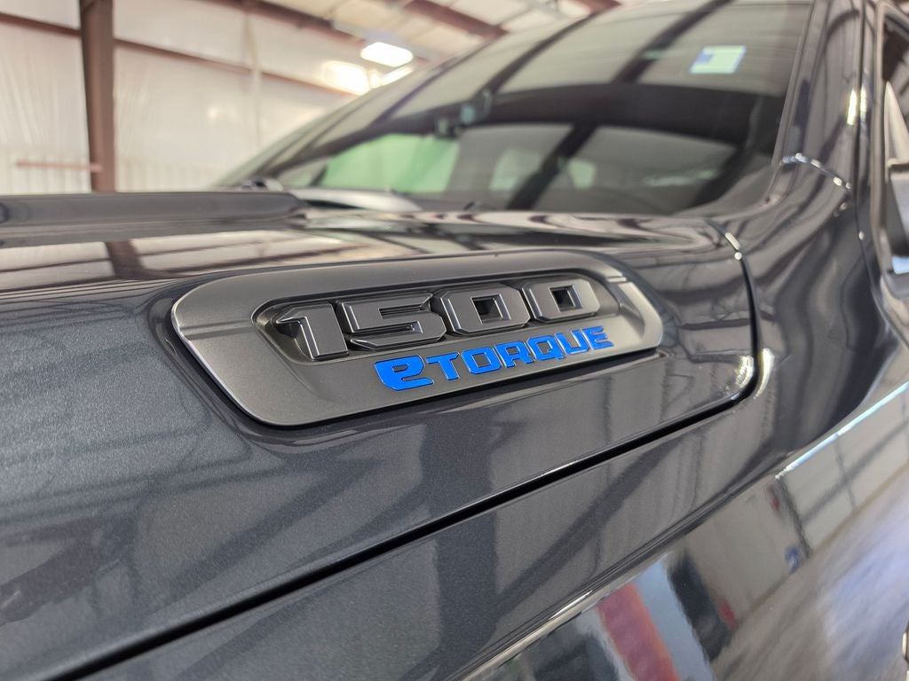 2026 RAM Ram 1500 RAM 1500 EXPRESS CREW CAB 4X4 5'7' BOX