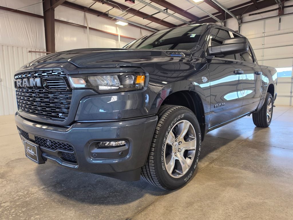 2026 RAM 1500 RAM 1500 EXPRESS CREW CAB 4X4 5'7' BOX