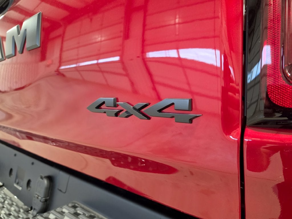 2027 RAM Ram 1500 RAM 1500 EXPRESS CREW CAB 4X4 5'7' BOX