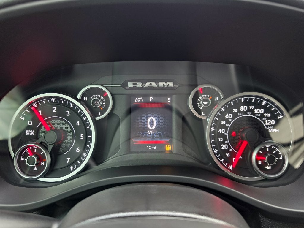 2027 RAM Ram 1500 RAM 1500 EXPRESS CREW CAB 4X4 5'7' BOX