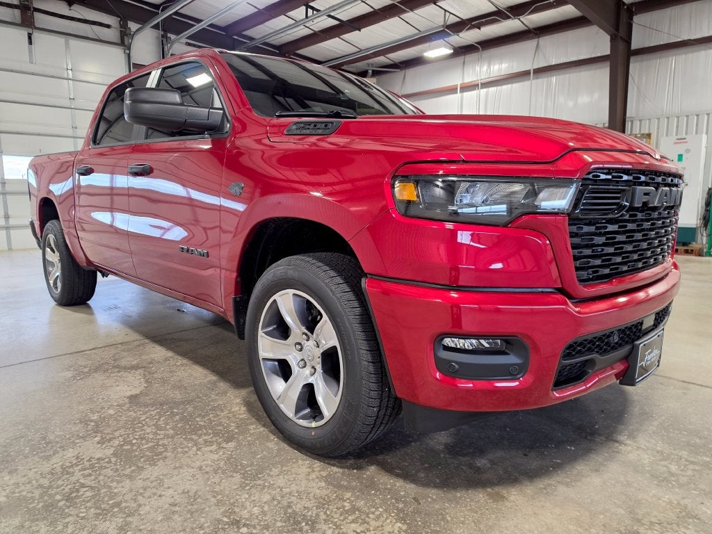 2027 RAM Ram 1500 RAM 1500 EXPRESS CREW CAB 4X4 5'7' BOX